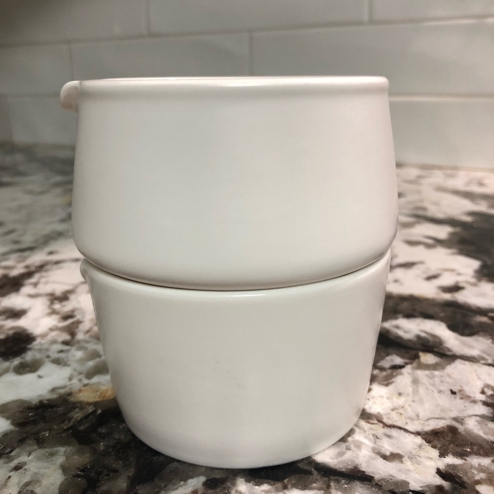 Starbucks 2013 Stackable Sugar & Creamer - Minimalist Modern - White - Picture 2 of 11